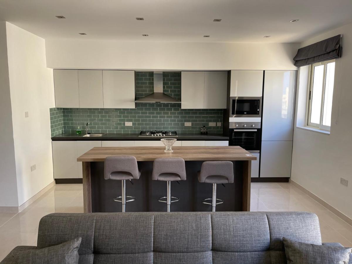Sunset Modern Apt Near The Beach บีร์เซบบูจา ภายนอก รูปภาพ